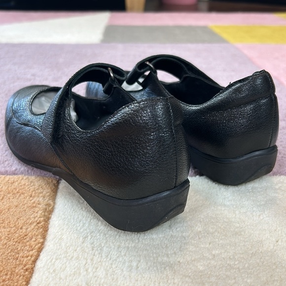 Munro Woman’s American Leather Mary Jane Flat 8.5 - Picture 5 of 17